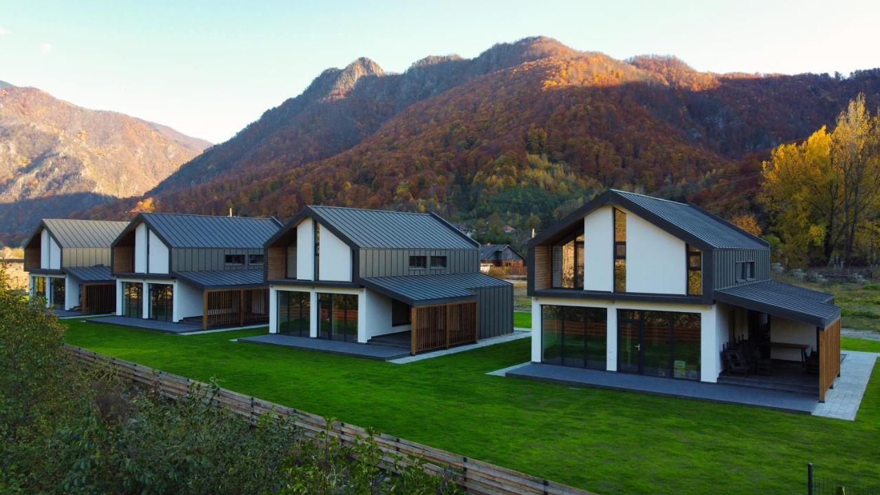 Complex Lunlo Village Brezoi Extérieur photo