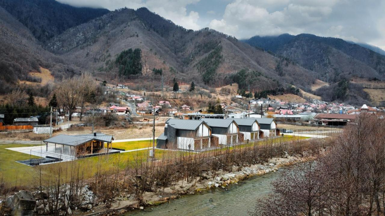 Complex Lunlo Village Brezoi Extérieur photo